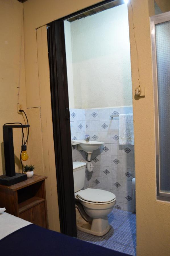Ave Del Paraiso Guest House Антигуа-Гватемала Экстерьер фото