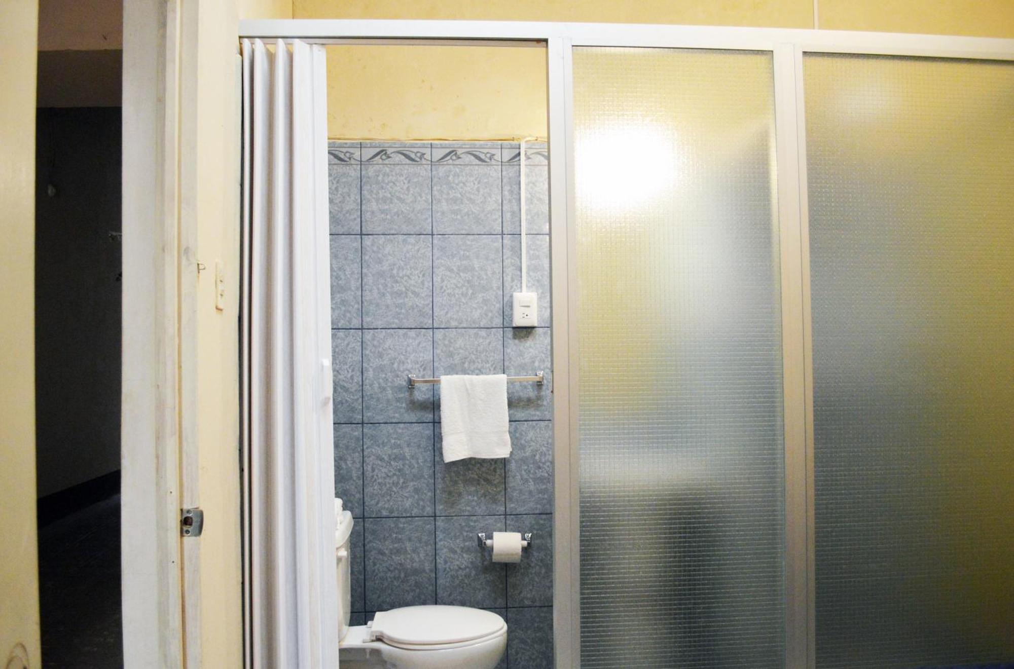 Ave Del Paraiso Guest House Антигуа-Гватемала Экстерьер фото