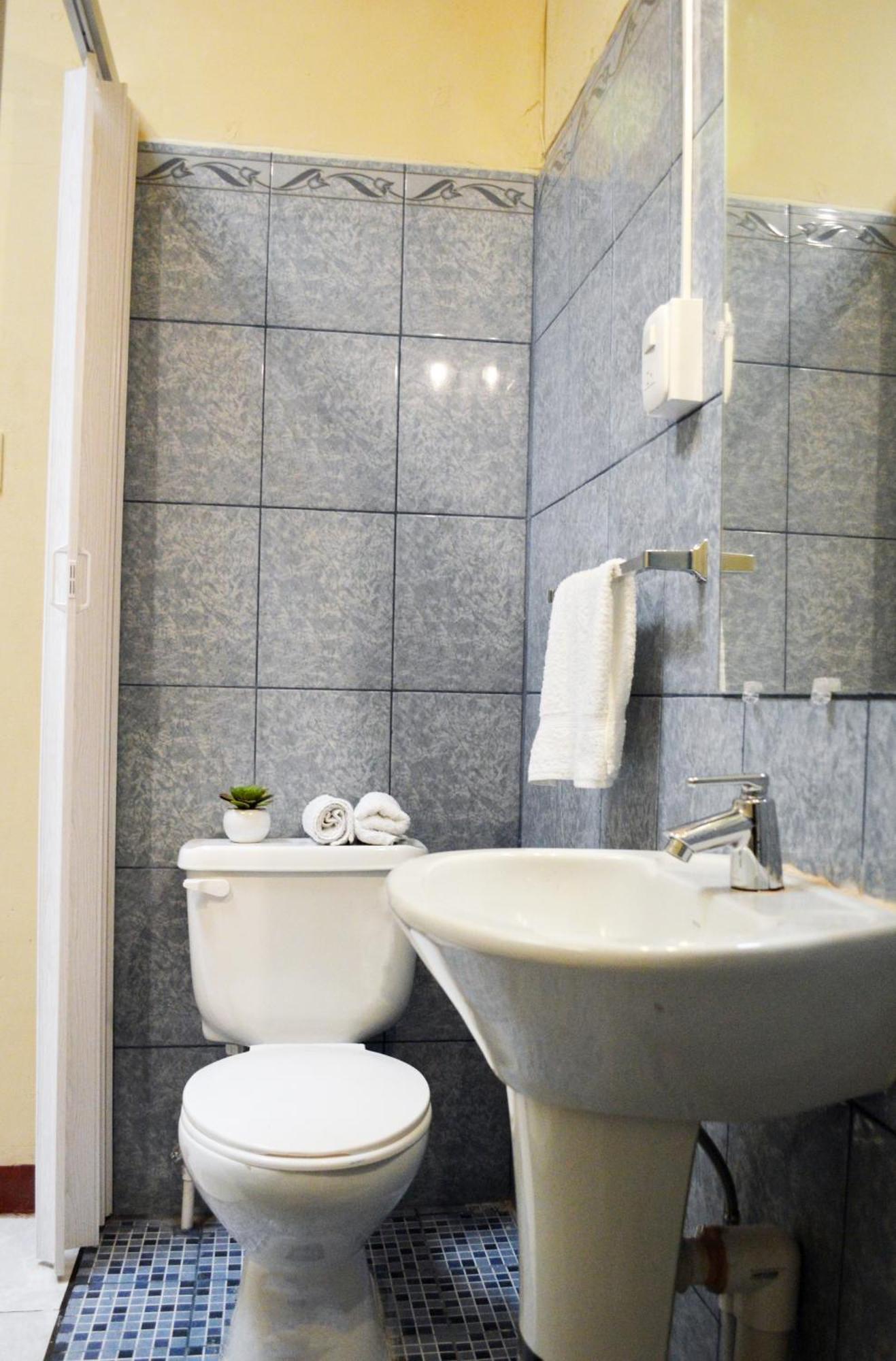 Ave Del Paraiso Guest House Антигуа-Гватемала Экстерьер фото
