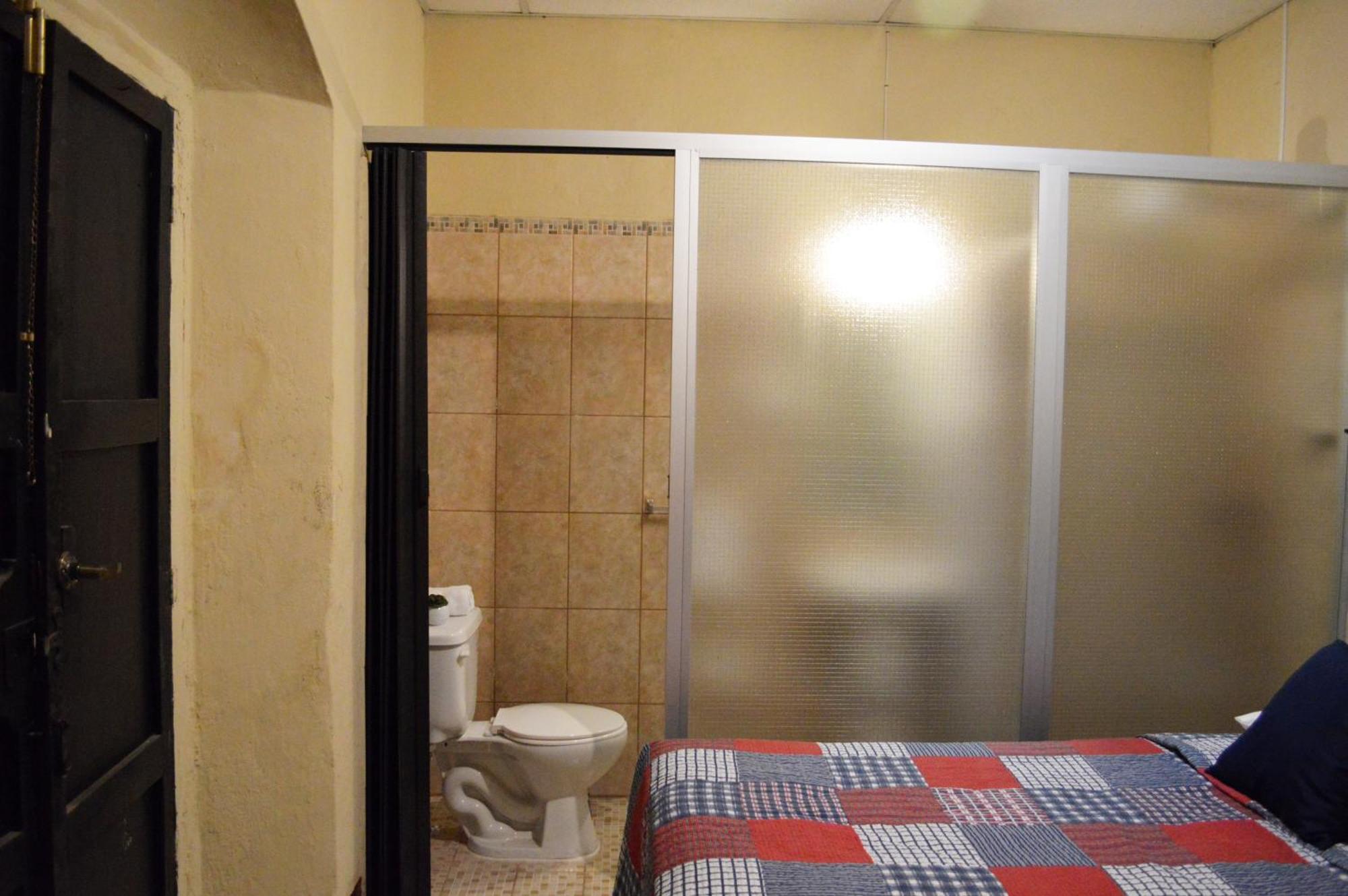 Ave Del Paraiso Guest House Антигуа-Гватемала Экстерьер фото